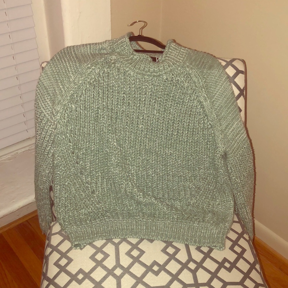 Green/white sweater